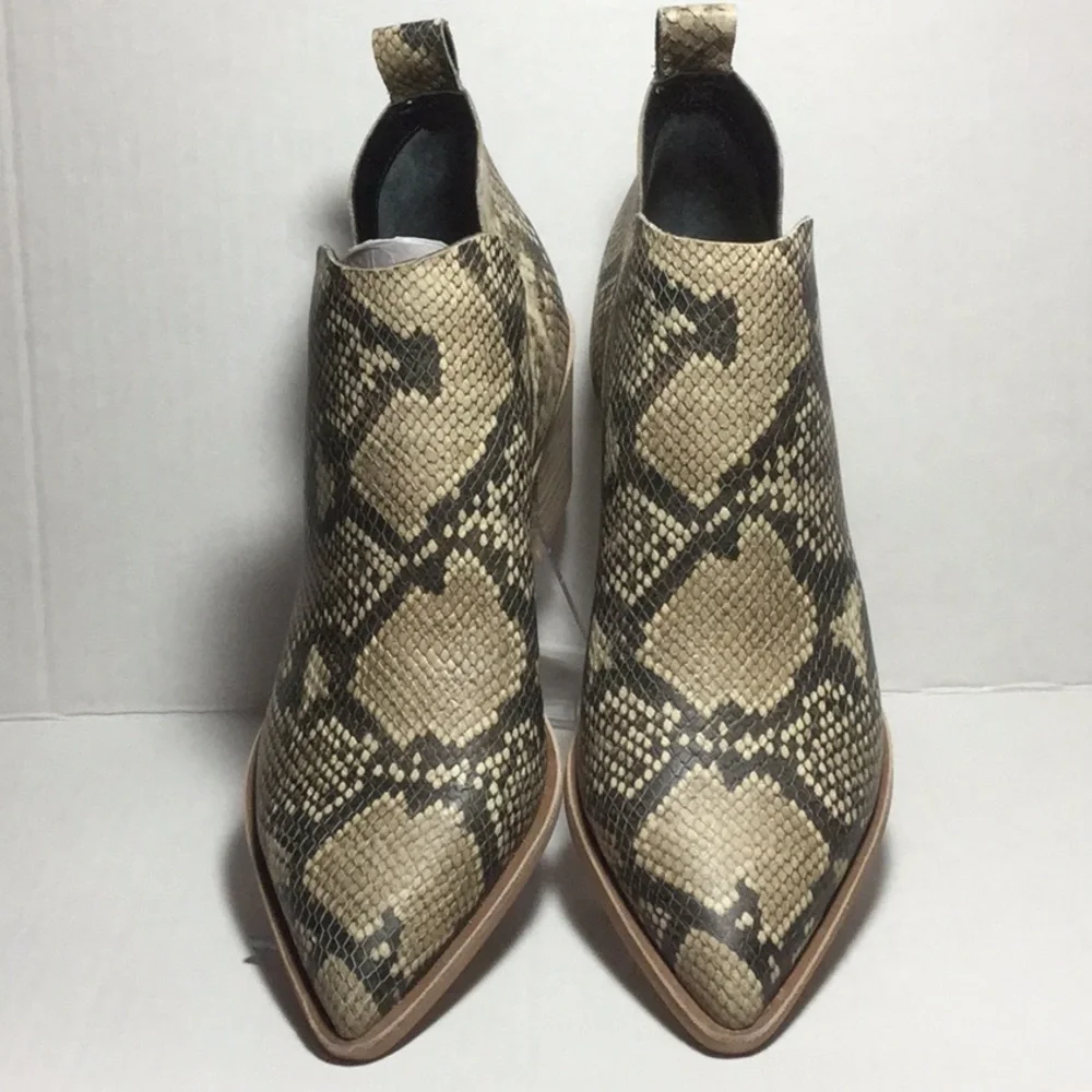 NEW Dolce Vita Sonni Western Booties Sz 8.5 Snake